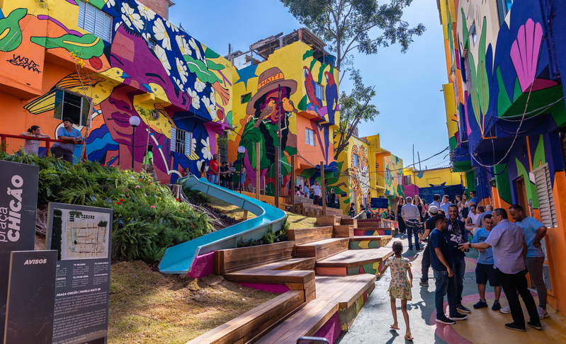 The Town fez inauguração da Praça Chicão e mural de grafite