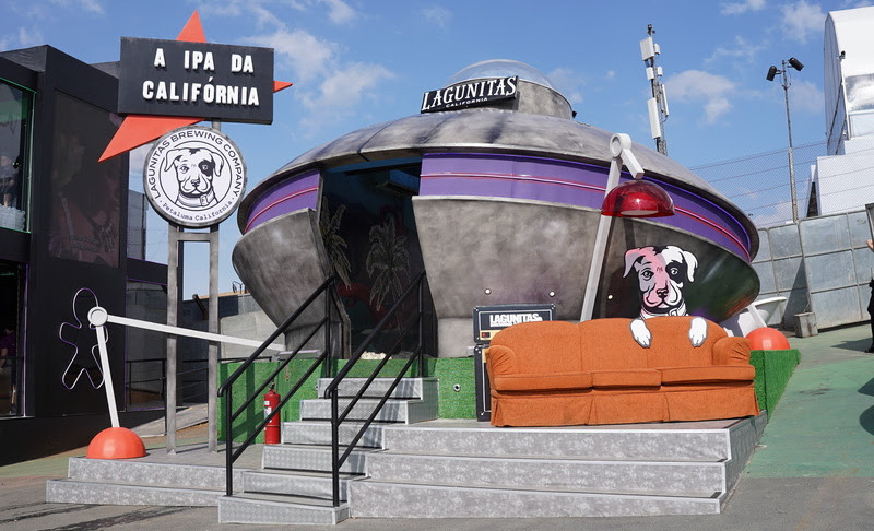 Lagunitas participa no The Town 2023 com ambiente em formato de OVNI