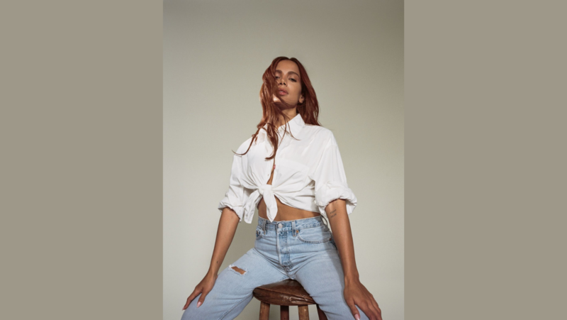 Levi's celebra 150 anos de criação da calça jeans em campanha com Anitta