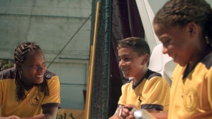 Formiga e Continental Pneus inspiram atletas mirins a jogar futebol profissionalmente