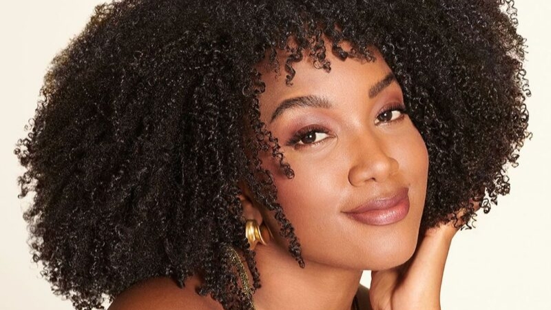 IZA é a nova embaixadora de Pantene