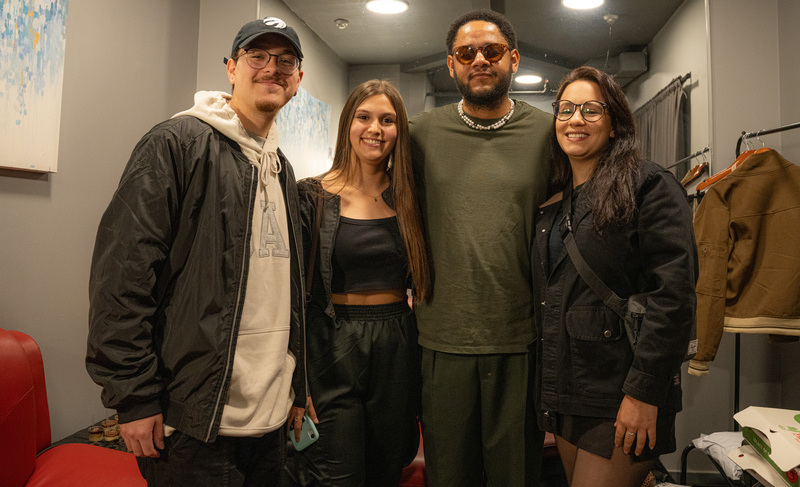 STB levou estudantes ao show do Emicida no Canadá