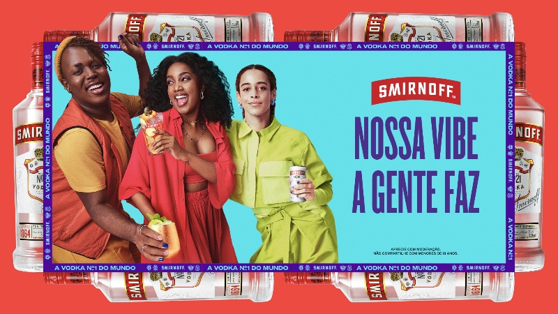 Smirnoff lança nova campanha com participação da cantora Iza