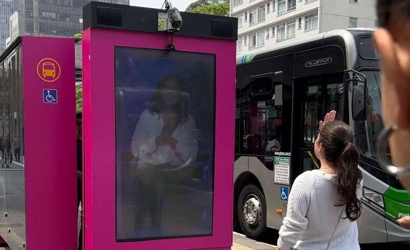 Giovanna Antonelli parou a Avenida Paulista em ativação da GiOlaser