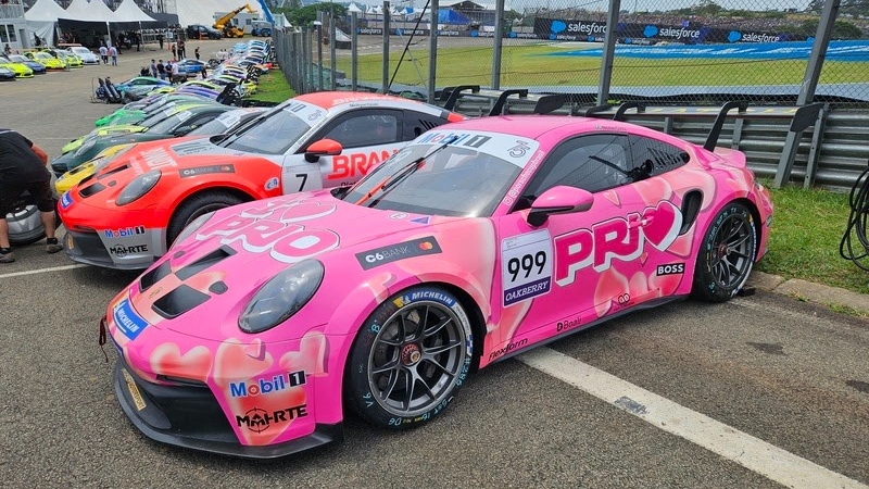 PRIO apresentou veículo inspirado em Barbie na Final da Porsche Cup