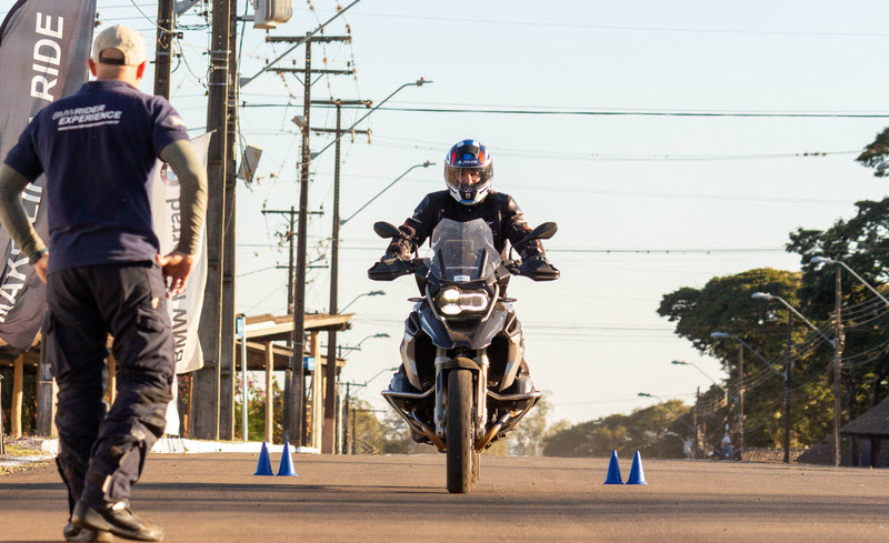 BMW Rider Experience encerra 2023 com belas paisagens e treinamento de pilotos