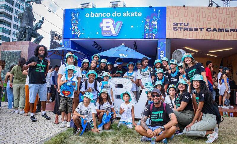 Banco BV promoveu ações com alunos do Instituto Etiene Medeiros no STU Recife