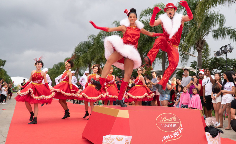 Lindt faz Parada de Natal Lindor no Parque Villa-Lobos