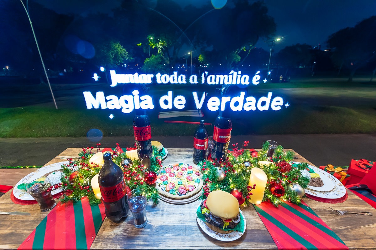 Caravana de Natal da Coca-Cola circula pelo Brasil