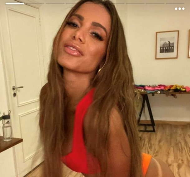 Anitta no Tinder é real e oficial