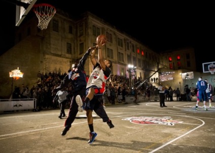 Atletas do basquete de rua disputam por vaga em Alcatraz