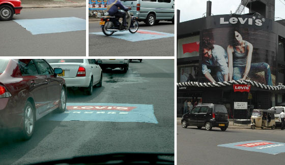 Levi’s transforma avenida em calça jeans