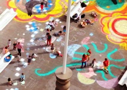 Chupa Chups usa arte urbana para uma vida menos séria