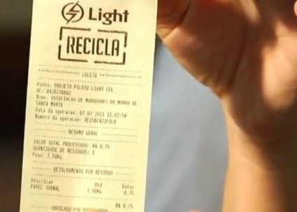 Light Recicla troca lixo por dedução na conta de luz