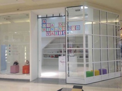Agora é a vez da 'Loja de Brinquedos Vazia' no Villa Lobos