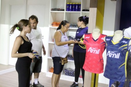 Camisetas do Vôlei Amil fazem sucesso com os torcedores
