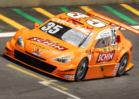 Nova Schin estampa seu nome na Stock Car