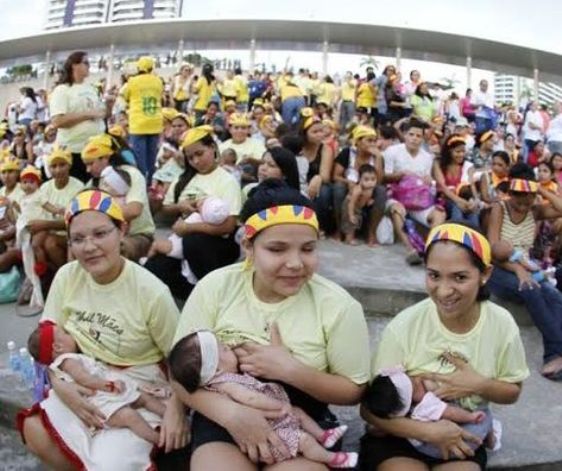 Mais de mil mães compareceram ao evento sobre a importância da amamentação.