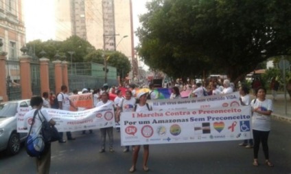 Centro de Manaus é palco de marcha contra o preconceito