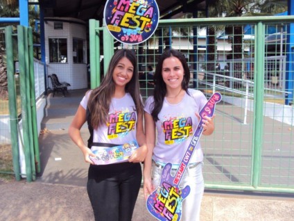 Guitarra estilizada faz sucesso em ação promo