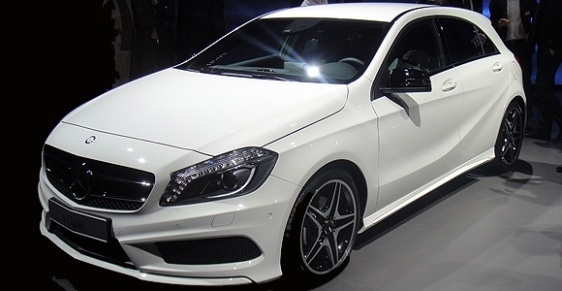 Mercedes-Benz lança Classe A em noite de luxo em Manaus