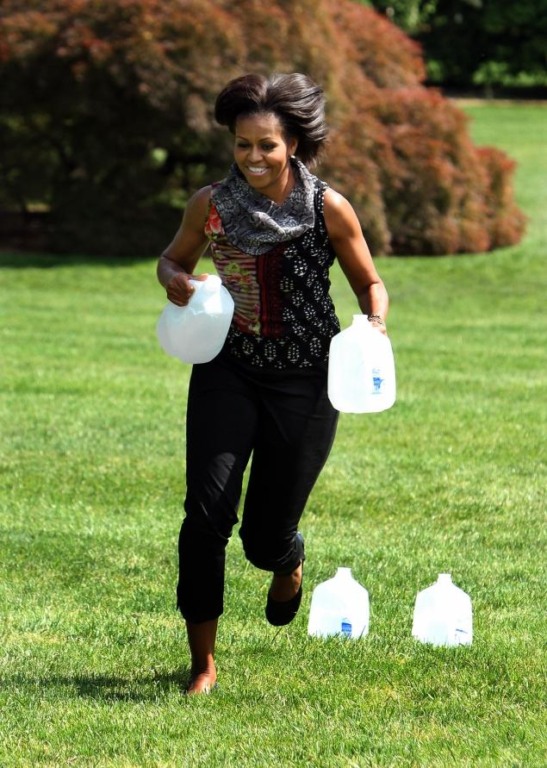 Michelle Obama quer que os americanos bebam mais água