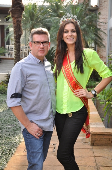 Jorge Bischoff e Miss Brasil desembarcam em Uberlândia