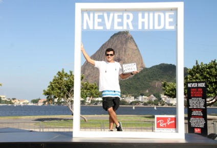 Mix é agência de Ray-Ban e realiza ação Never Hide 