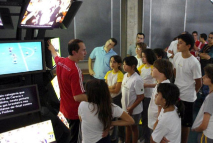 Museu do Futebol realiza "Carlitos na Grande Área"