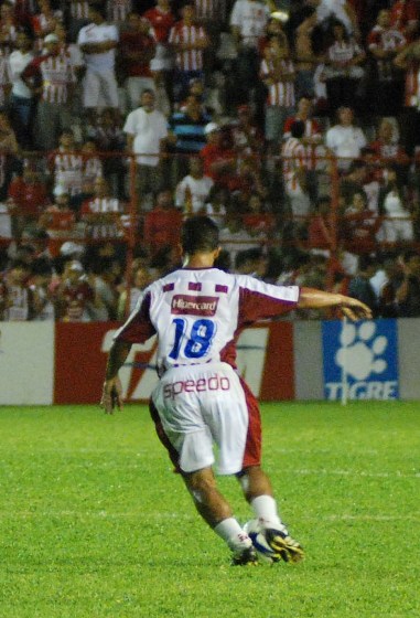 Speedo aposta no futebol e patrocina Náutico