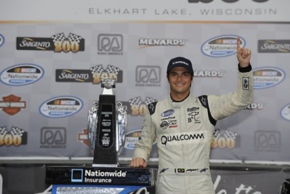 Nelsinho faz história ao vencer etapa da Nascar