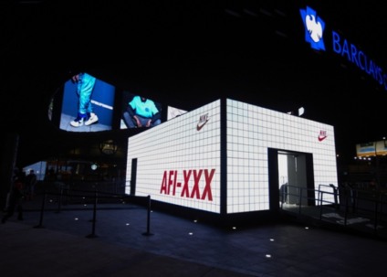 Nike promove tênis com nova loja