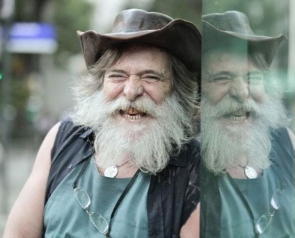 "Nilo" tira a barba em evento promocional