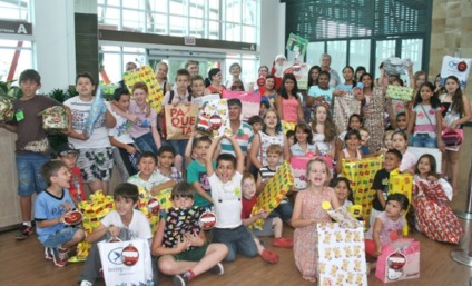 Norte Shopping entrega presentes da Árvore dos Sonhos