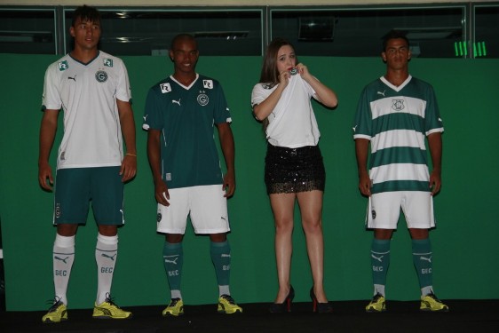 O novo uniforme foi apresentado durante um evento no dia 26/05.