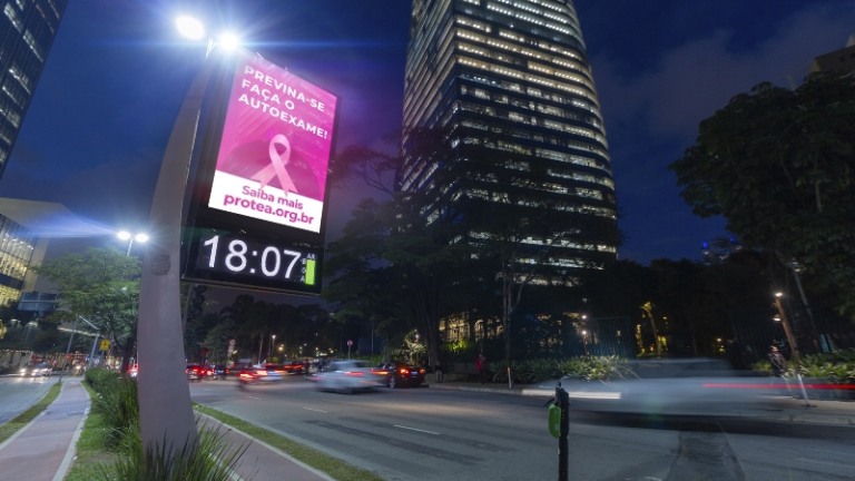 JCDecaux promove ações para o Outubro Rosa