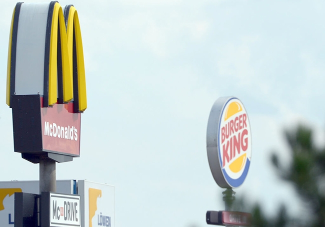 Guerra dos lanches entre BK e Méqui na Black Friday