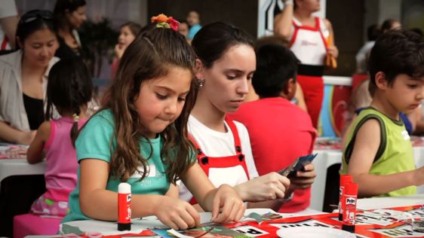 Pritt promove oficinas infantis no Graacc e Casa Hope