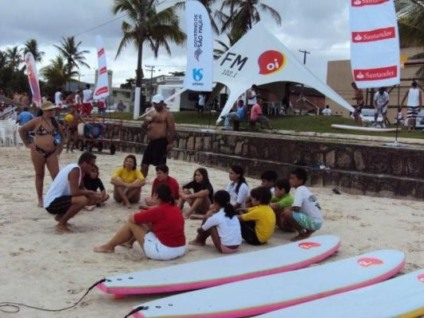 Surf no Guarujá com a Oi FM