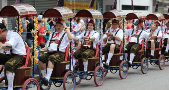 Festas de outubro aquecem turismo no Sul do Brasil