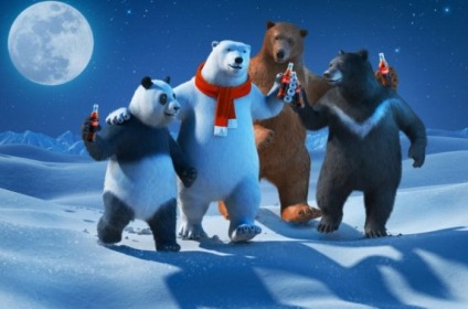 Urso da Coca-Cola ganha novos amigos