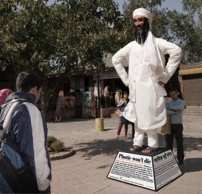 Imagem de Osama para reduzir consumo de plástico