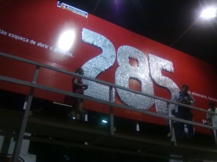 Kaiser homenageia Fortaleza com outdoor interativo