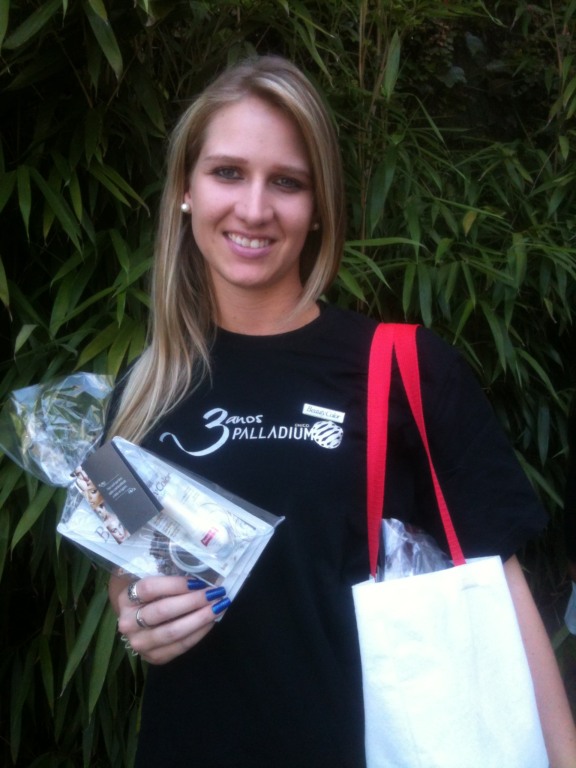 Palladium e Beauty Color presentearam as mulheres