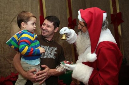 Papai Noel inova no Mercado Municipal de Curitiba