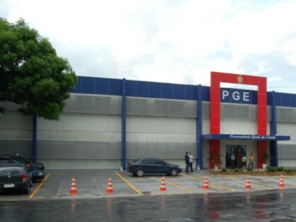 PGE realiza Bazar Solidário em Manaus