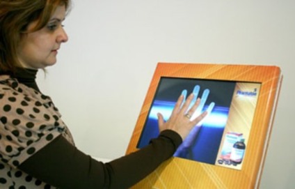 Borghierh/Lowe com totem interativo para Pharmaton