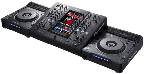 Promo da Pioneer dá mesa de mixagem em Portugal