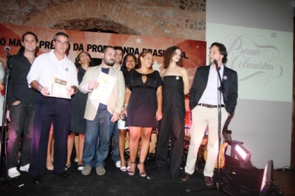 Plural recebe Prêmio Colunistas Promo
