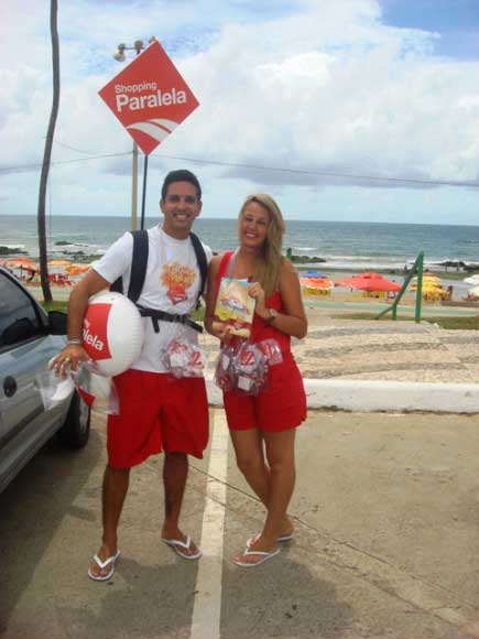 Plural divulga nas praias promoção do Paralela